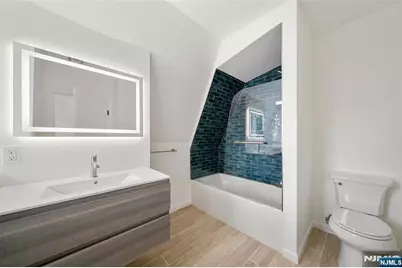 174 Pleasant Avenue, Bergenfield, NJ 07621 - Photo 9