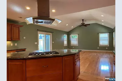 10-11 Alexander Avenue, Fair Lawn, NJ 07410 - Photo 5