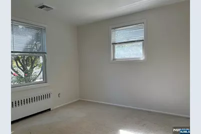 10-11 Alexander Avenue, Fair Lawn, NJ 07410 - Photo 9