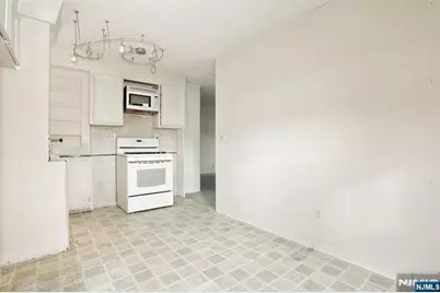 325 New Bridge Road, Bergenfield, NJ 07621 - Photo 35