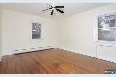 325 New Bridge Road, Bergenfield, NJ 07621 - Photo 13