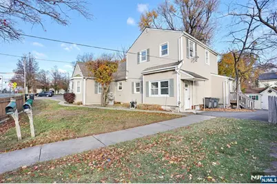 325 New Bridge Road, Bergenfield, NJ 07621 - Photo 45