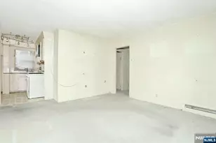 325 New Bridge Rd, Bergenfield, NJ 07621 - Photo 21