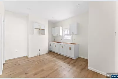 585 McChesney Street, Orange, NJ 07050 - Photo 9