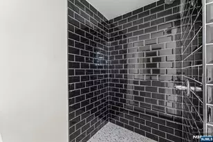 585 McChesney St, Orange, NJ 07050 - Photo 19