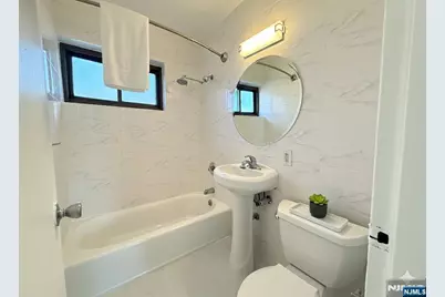 3031 Edwin 5C #5C, Fort Lee, NJ 07024 - Photo 7