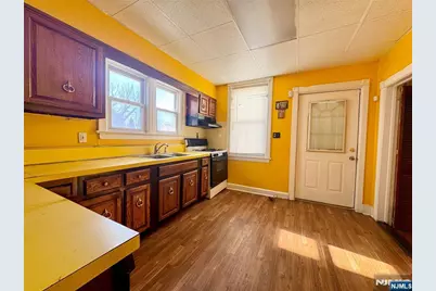 260 Pindle Avenue, Englewood, NJ 07631 - Photo 11