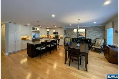 1002 Whitney Lane, Allendale, NJ 07401 - Photo 9