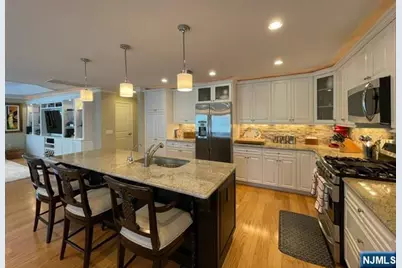 1002 Whitney Lane, Allendale, NJ 07401 - Photo 11