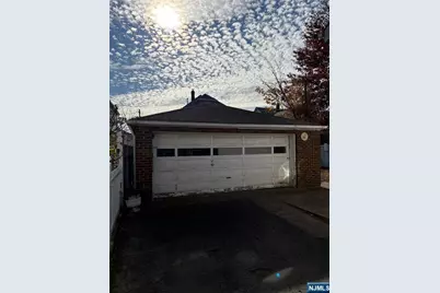 23 Barrington Avenue, Clifton, NJ 07011 - Photo 5