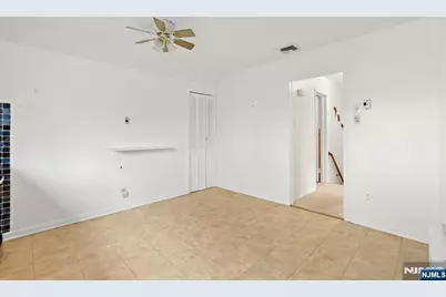 97 Riverview Avenue 2 #2, Cliffside Park, NJ 07010 - Photo 5