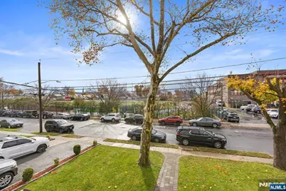 97 Riverview Avenue 2 #2, Cliffside Park, NJ 07010 - Photo 17