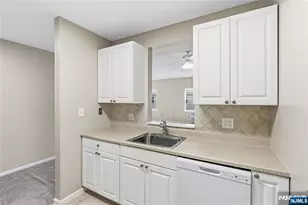 905 River Road 309, Edgewater, NJ 07020 - Photo 9