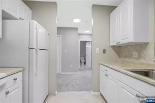 905 River Road 312, Edgewater, NJ 07020 - Photo 9