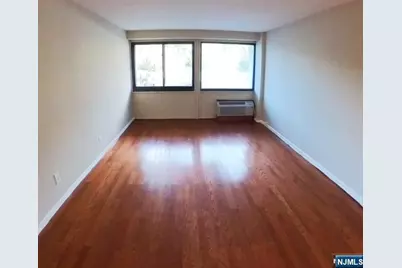 1600 Center Avenue 1D #1D, Fort Lee, NJ 07024 - Photo 3