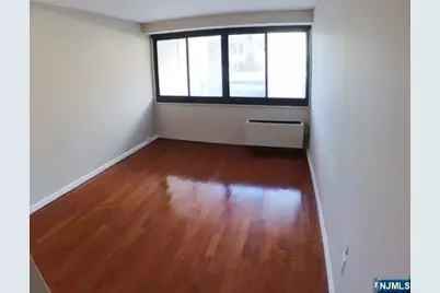1600 Center Avenue 1D #1D, Fort Lee, NJ 07024 - Photo 9
