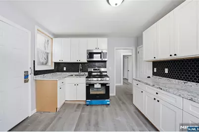110 Montgomery Avenue, Irvington, NJ 07111 - Photo 17