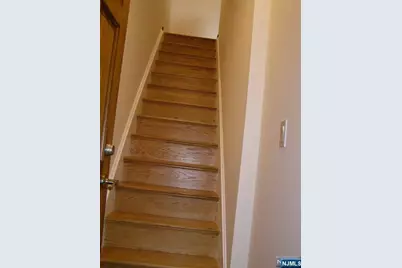 158 Ridge Road 2nd Floor #2nd floor, Lyndhurst Township, NJ 07071 - Photo 3