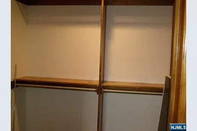 158 Ridge Road 2nd Floor #2nd floor, Lyndhurst Township, NJ 07071 - Photo 17