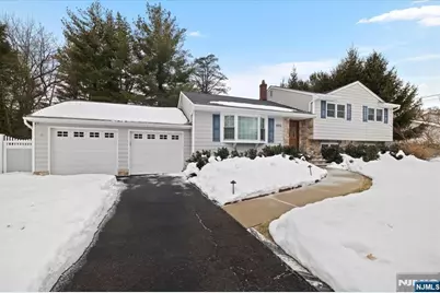 692 Pine Lake Drive, Washington Township, NJ 07676 - Photo 5