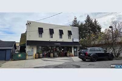 1666 Bergen Boulevard, Fort Lee, NJ 07024 - Photo 1