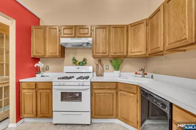 212 Larch Lane, Mahwah, NJ 07430 - Photo 15