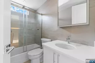 743 Kingsland Ave, Ridgefield, NJ 07657 - Photo 21