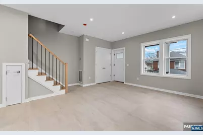 743 Kingsland Avenue, Ridgefield, NJ 07657 - Photo 5