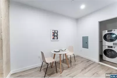 10 Commerce Court 2E #2E, Newark, NJ 07102 - Photo 15