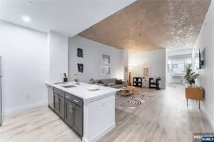 10 Commerce Ct 2E, Newark, NJ 07102 - Photo 5