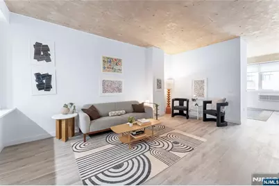 10 Commerce Court 2E #2E, Newark, NJ 07102 - Photo 3