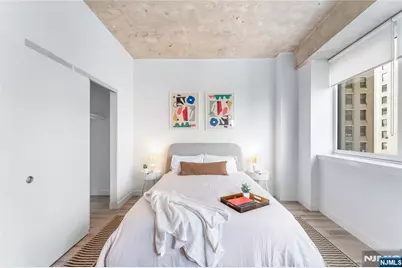 10 Commerce Court 2E #2E, Newark, NJ 07102 - Photo 9