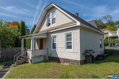 88 Avenue B, Haledon, NJ 07508 - Photo 23