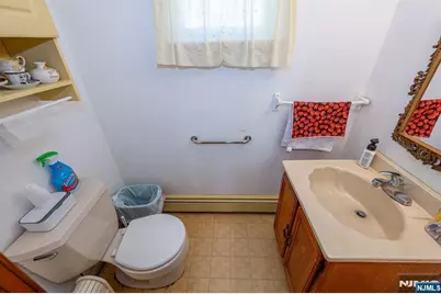 88 Avenue B, Haledon, NJ 07508 - Photo 13
