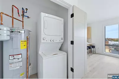 9-11 E Passaic 302 #302, Hackensack, NJ 07601 - Photo 11