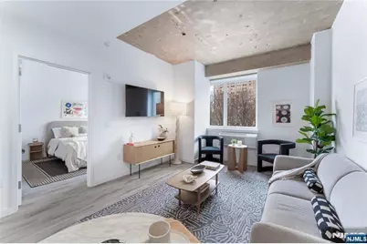 10 Commerce Court 10J #10J, Newark, NJ 07102 - Photo 5