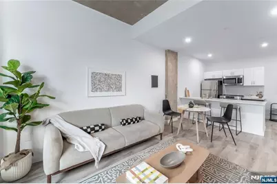 10 Commerce Court 10J #10J, Newark, NJ 07102 - Photo 9