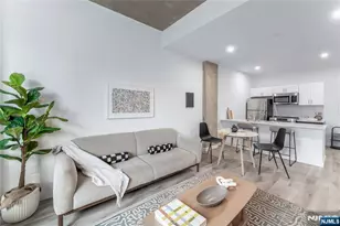 10 Commerce Ct 10J, Newark, NJ 07102 - Photo 9