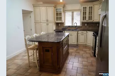 744 Hamilton Avenue 1 #1, Ridgefield, NJ 07657 - Photo 3