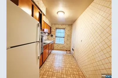 154 Bowers Street 204 #204, Jersey City, NJ 07307 - Photo 7