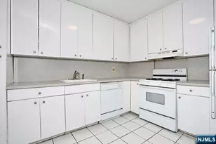 6 Horizon Road 1205, Fort Lee, NJ 07024 - Photo 17