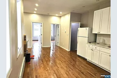 142 Side Avenue, Jersey City, NJ 07305 - Photo 5
