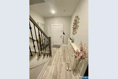 237 Lincoln Avenue 201 #201, Cliffside Park, NJ 07010 - Photo 5