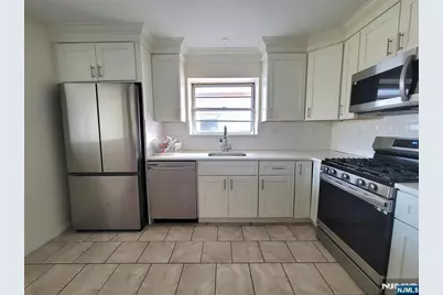 201 Palisade Avenue 2nd Fl #2nd Fl, Cliffside Park, NJ 07010 - Photo 5