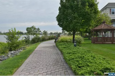 126 Blue Heron Drive, Secaucus, NJ 07094 - Photo 31
