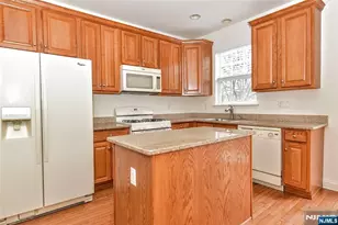 126 Blue Heron Dr, Secaucus, NJ 07094 - Photo 7