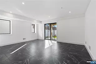 460 Greenmount Ave, Cliffside Park, NJ 07010 - Photo 27