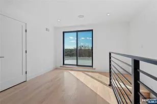 460 Greenmount Ave, Cliffside Park, NJ 07010 - Photo 21