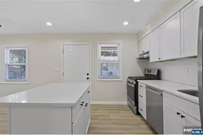 335 Paterson Avenue D #D, East Rutherford, NJ 07073 - Photo 9