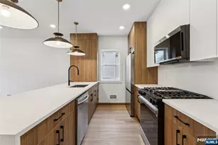 84 Hollywood Ave 1, East Orange, NJ 07018 - Photo 3